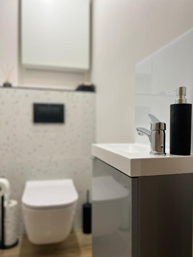 Apartament Harmony Tychy Esterno foto